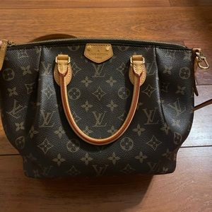 Louis Vuitton canvas turenne MM